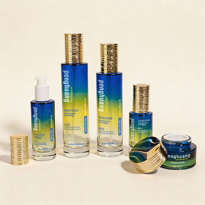 Logo khusus Botol kemasan plastik dengan berbagai ukuran dan opsi pencetakan yang dirancang untuk aplikasi kemasan kosmetik